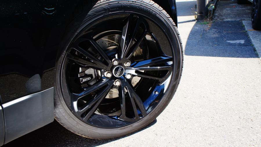 キャリパー塗装施工事例：レンジローバースポーツ　キャリパー塗装　COLOR:#009 Hyper metallic black　ローター加工Type:C6S8D　D-DASHダストダウンパット前後装着 IMG29_1738_OOqXRx_sub4.jpg