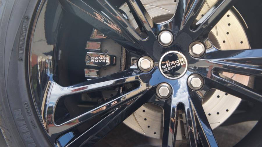 キャリパー塗装施工事例：レンジローバースポーツ　キャリパー塗装　COLOR:#009 Hyper metallic black　ローター加工Type:C6S8D　D-DASHダストダウンパット前後装着 IMG29_1738_OOqXRx_sub8.jpg