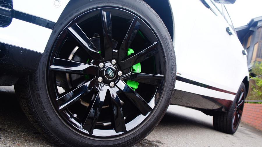 キャリパー塗装施工事例：レンジローバーヴェラール　キャリパー塗装ローター塗装　COLOR:#1113 Monster green IMG29_1887_nS56Cc_sub4.jpg