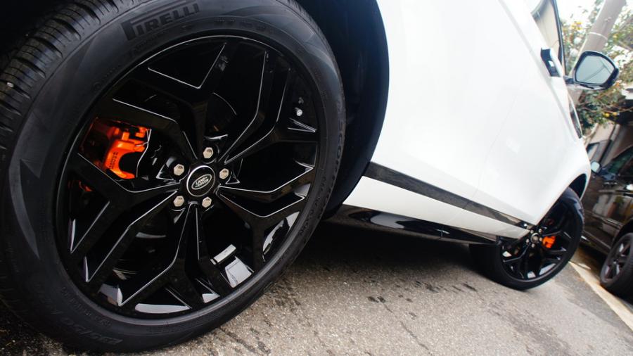 キャリパー塗装施工事例：レンジローバーイヴォーク　キャリパー塗装ローター塗装　COLOR:#098 honey of pearl orange、#009 Hyper metallic black IMG29_1888_SVBP97_sub7.jpg