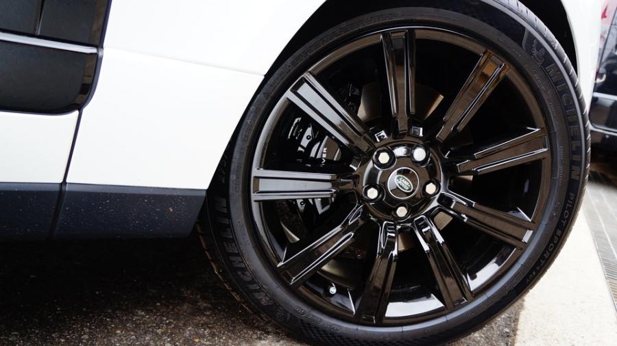 キャリパー塗装施工事例：レンジローバーヴォーグ　キャリパー塗装COLOR:#005 Deep coal black IMG29_2299_yvk4A9_sub3.jpg