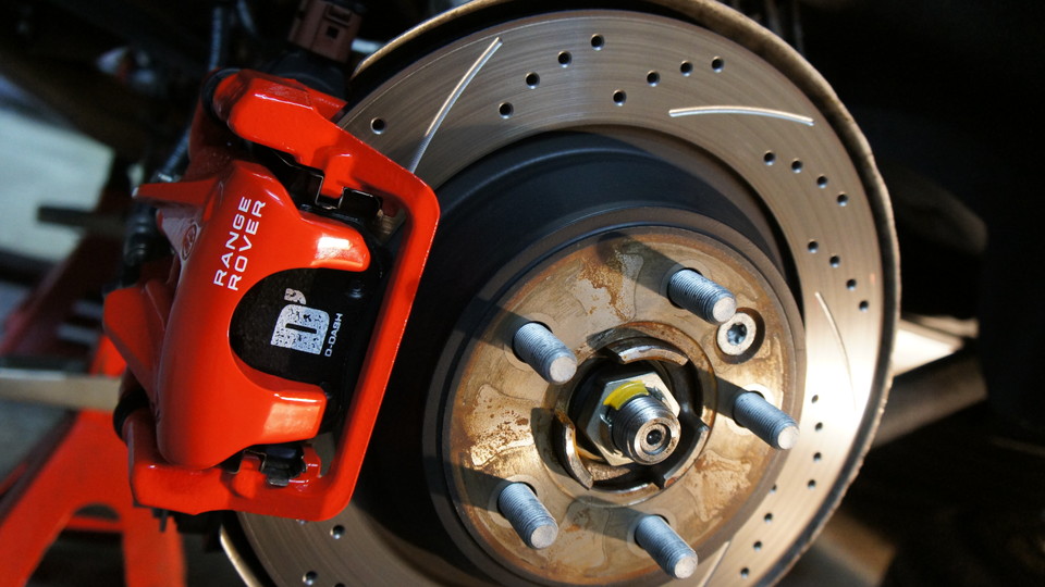 キャリパー塗装施工事例：レンジローバーイヴォーク純正キャリパー塗装　カラー：#001 Italian losso solid　ローター加工Type:C6S8D IMG29_624_F4llhk_sub2.jpg
