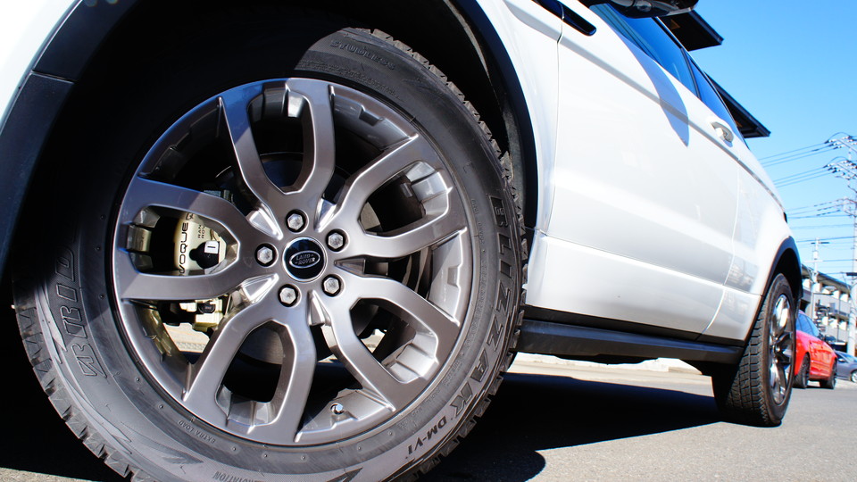 キャリパー塗装施工事例：レンジローバーイヴォーク純正キャリパー塗装　カラー：#008 flash champagne gold D-DASHブレーキパット装着 IMG29_625_zJ4DrH_sub5.jpg