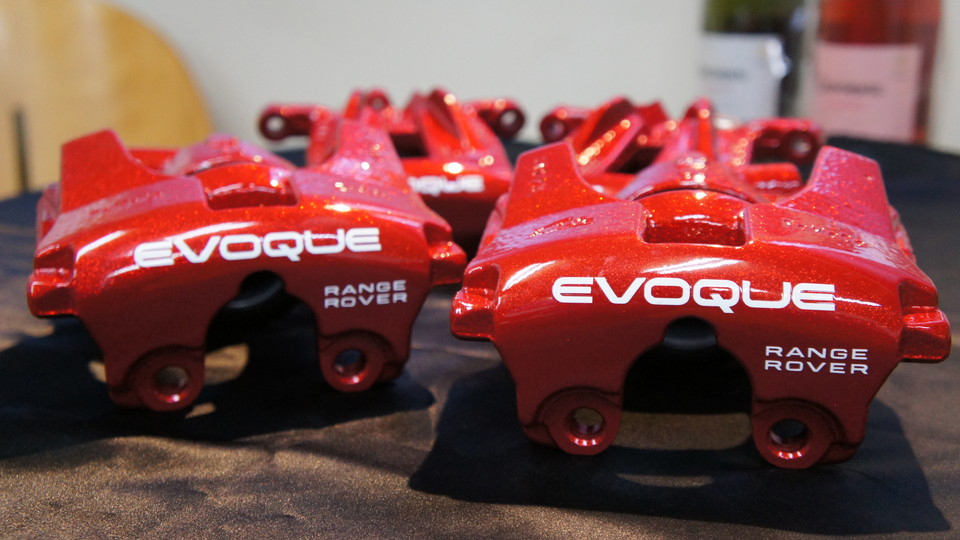 キャリパー塗装施工事例：レンジローバーイヴォーク純正キャリパー塗装　カラー：#011 royal flash candy red IMG29_636_c8jB00_sub1.jpg