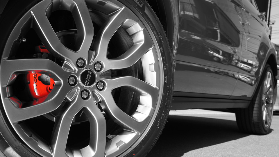 キャリパー塗装施工事例：レンジローバーイヴォーク純正キャリパー塗装　カラー：#001 Italian losso solid IMG29_647_IVzt3H_sub6.jpg