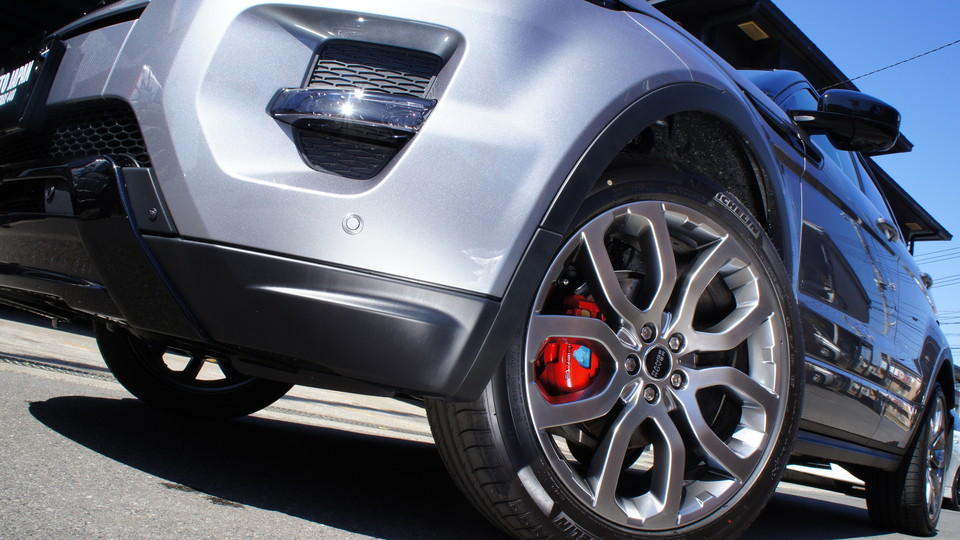 キャリパー塗装施工事例：レンジローバーイヴォーク純正キャリパー塗装　カラー：#001 Italian losso solid IMG29_647_IVzt3H_sub7.jpg