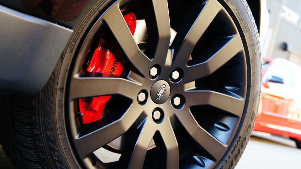 キャリパー塗装施工事例：レンジローバースポーツ純正キャリパー塗装　カラー：#001 Italian losso solid IMG29_665_5n3dgR_sub8.jpg