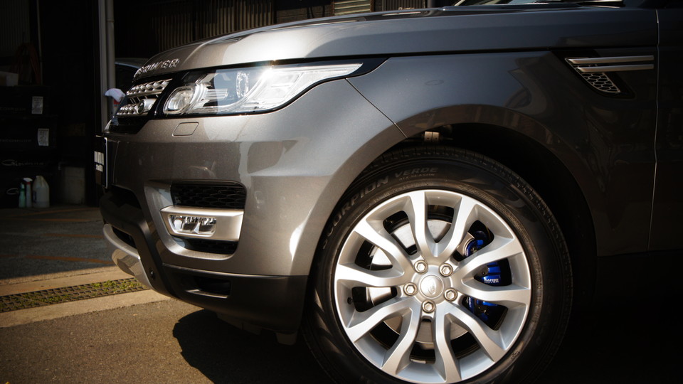 キャリパー塗装施工事例：レンジローバースポーツ純正キャリパー塗装　カラー：ディープブルーメタリック、ローター塗装　カラー：#005 deep coal black IMG29_674_sT8DMw_sub5.jpg