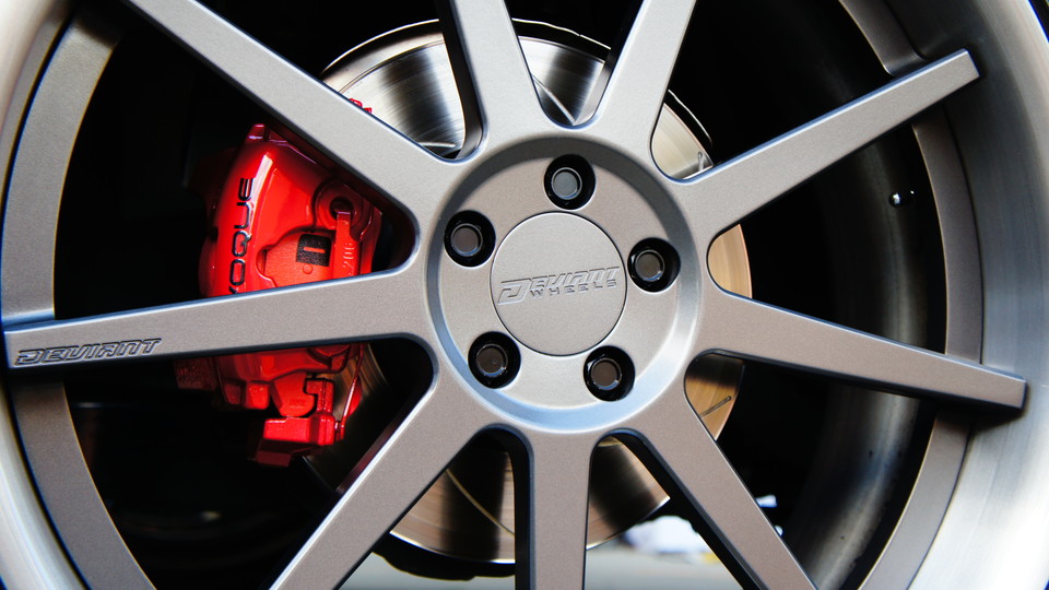 キャリパー塗装施工事例：レンジローバーイヴォーク純正キャリパー塗装　カラー：CHARM GROSS CANDY RED#1102 ＆D-DASHダストダウンブレーキパット装着 IMG29_685_RhprFp_sub4.jpg