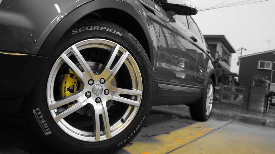 キャリパー塗装施工事例：レンジローバースポーツ純正キャリパー塗装　カラー：#020hawaiian passion yellow IMG29_700_BjwCav_sub7.jpg