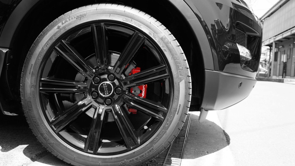 キャリパー塗装施工事例：レンジローバーイヴォークキャリパー塗装★COLOR:Italian losso solid #001 IMG29_788_O0qpFU_sub6.jpg