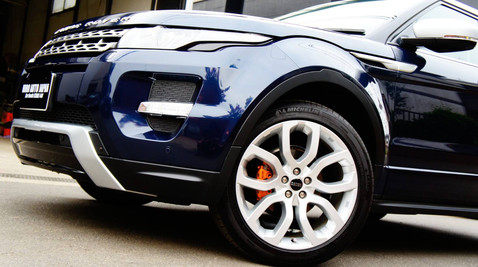 キャリパー塗装施工事例：RANGE ROVER EVOQUEキャリパー塗装＆LOGO★COLOR：#030 royal art pearl orange gold IMG29_827_CXBQcQ_sub4.jpg