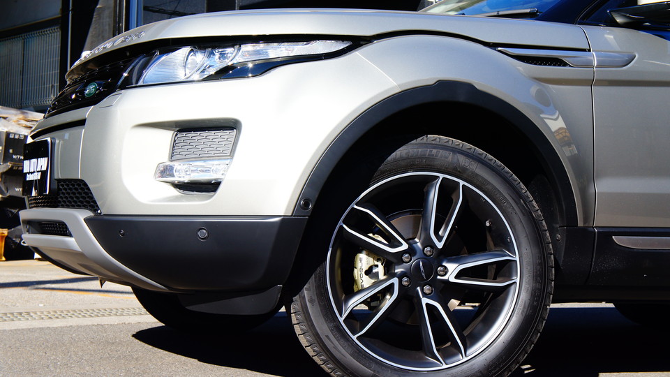 キャリパー塗装施工事例：レンジイヴォーク純正キャリパー塗装　COLOR:#008 flash champagne gold＆D-DASHブレーキパット装着 IMG29_931_HL8EYP_sub3.jpg