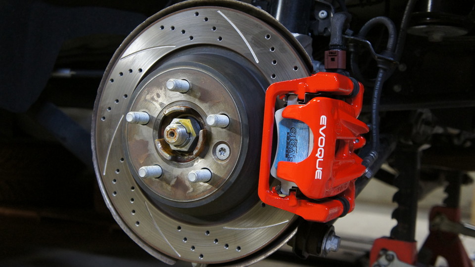 キャリパー塗装施工事例：レンジローバーイヴォーク純正キャリパー塗装　COLOR:#1112racing red＆ローター加工Type:C6S8D IMG29_938_5DR5K1_sub1.jpg