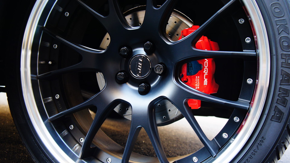 キャリパー塗装施工事例：レンジローバーイヴォーク純正キャリパー塗装　COLOR:#1112racing red＆ローター加工Type:C6S8D IMG29_938_5DR5K1_sub7.jpg