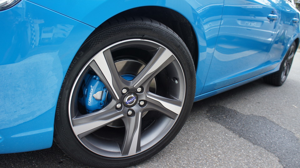 キャリパー塗装施工事例：ボルボV60純正キャリパー塗装＆ローター塗装　COLOR:レーベルブルー IMG30_1088_Vu6mXF_sub4.jpg