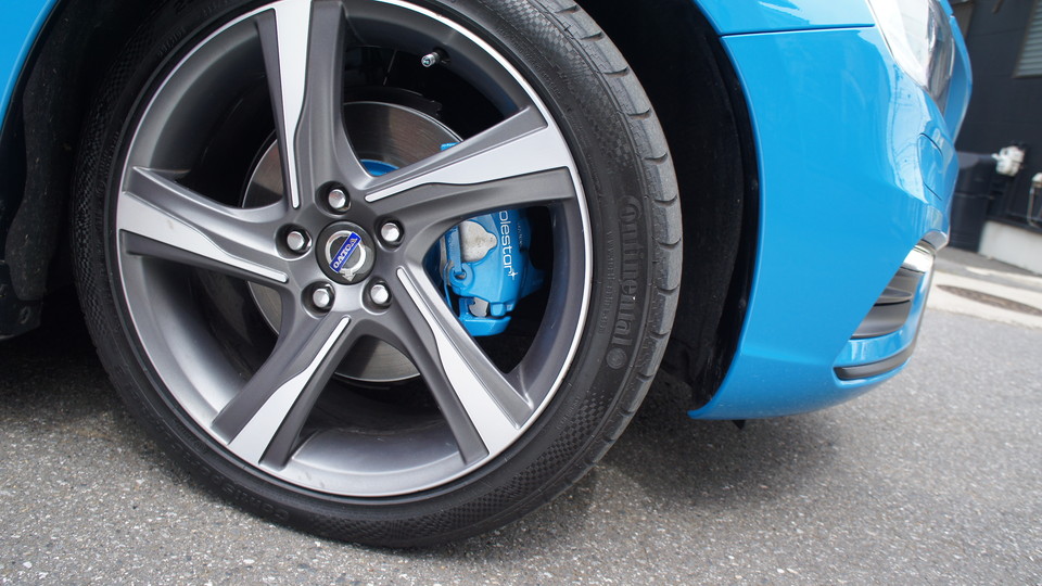 キャリパー塗装施工事例：ボルボV60純正キャリパー塗装＆ローター塗装　COLOR:レーベルブルー IMG30_1088_Vu6mXF_sub6.jpg