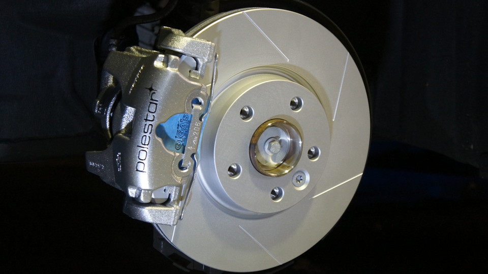 キャリパー塗装施工事例：ボルボV60T4純正キャリパー塗装　COLOR：#006 diamond dust silver IMG30_1217_Rp4cJE_sub1.jpg