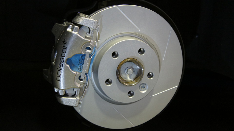 キャリパー塗装施工事例：ボルボV60T4純正キャリパー塗装　COLOR：#006 diamond dust silver IMG30_1217_Rp4cJE_sub2.jpg