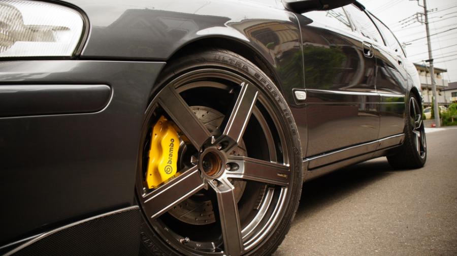 キャリパー塗装施工事例：ボルボV70R純正キャリパー塗装＆ローター塗装　COLOR:#002 giallo modena＆#004 Blast light gray metalic IMG30_1352_9YlGdL_sub2.jpg