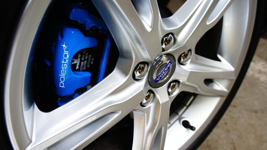 ボルボV70 キャリパー塗装 COLOR：レーベルブルー キャリパー塗装ならキャリパーペイントジャパン