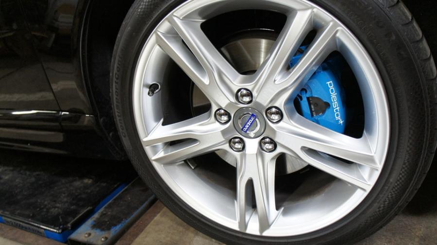 ボルボV70 キャリパー塗装 COLOR：レーベルブルー キャリパー塗装ならキャリパーペイントジャパン