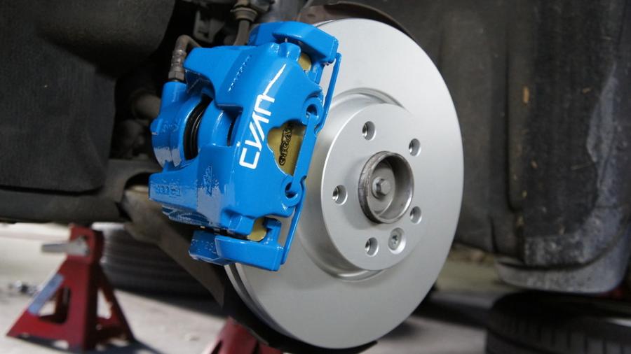 ボルボV60　キャリパー塗装　COLOR:レーベルブルー