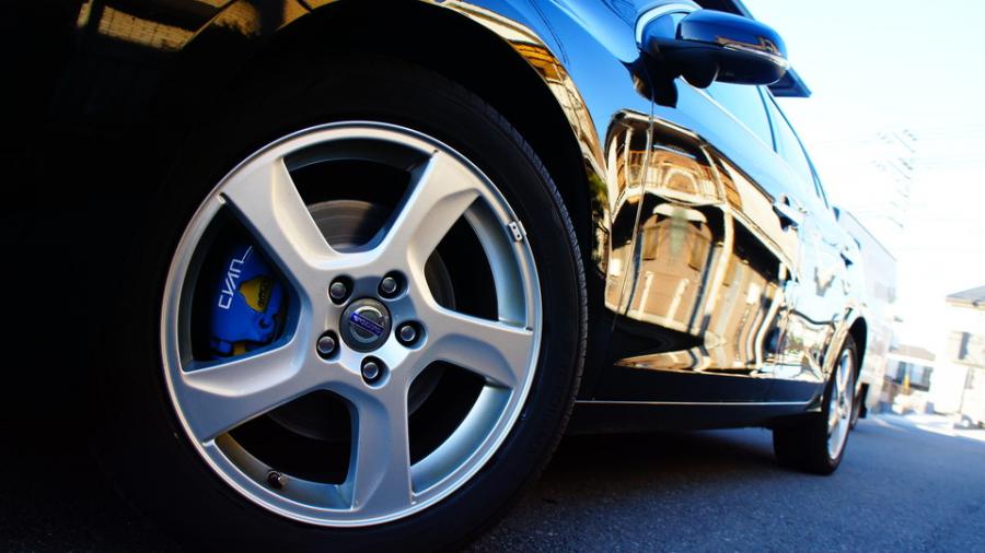 キャリパー塗装施工事例：ボルボV60　キャリパー塗装　COLOR:レーベルブルー IMG30_1501_RP4hDa_sub5.jpg