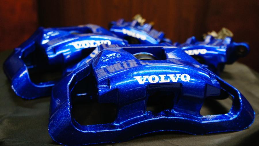 キャリパー塗装施工事例：ボルボV40クロカン　キャリパー塗装　COLOR:#067 deep marine flake blue IMG30_1526_C6o0CJ_sub1.jpg