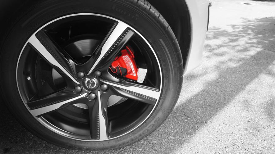 キャリパー塗装施工事例：ボルボV60T5　キャリパー塗装　COLOR:#001 Italian losso solid IMG30_1666_3ExVWP_sub4.jpg