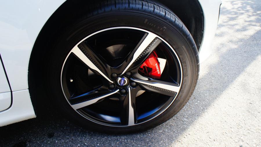 キャリパー塗装施工事例：ボルボV60T5　キャリパー塗装　COLOR:#001 Italian losso solid IMG30_1666_3ExVWP_sub6.jpg