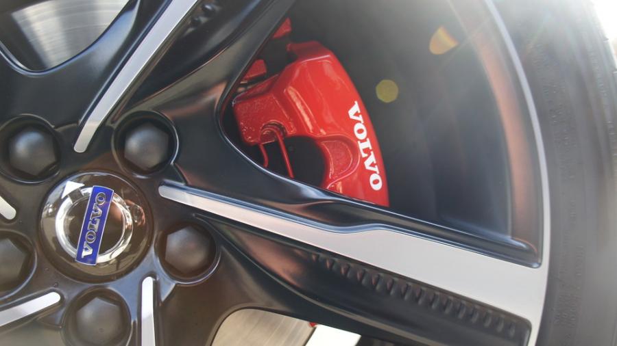 キャリパー塗装施工事例：ボルボV60T5　キャリパー塗装　COLOR:#001 Italian losso solid IMG30_1666_3ExVWP_sub8.jpg