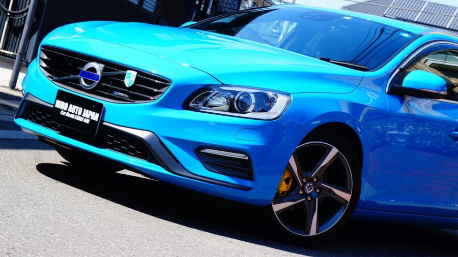 ボルボV60T5　キャリパー塗装　COLOR:#002 giallo modena