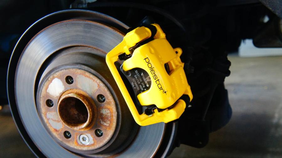 キャリパー塗装施工事例：ボルボV60T5　キャリパー塗装　COLOR:#002 giallo modena IMG30_1827_QUXAru_sub2.jpg