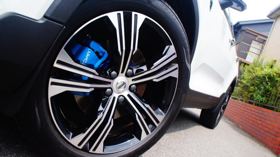 キャリパー塗装施工事例：ボルボXC40　キャリパー塗装COLOR:レーベルブルー　ローター塗装：#061 royal sky blue IMG30_1865_v6qV8w_sub4.jpg