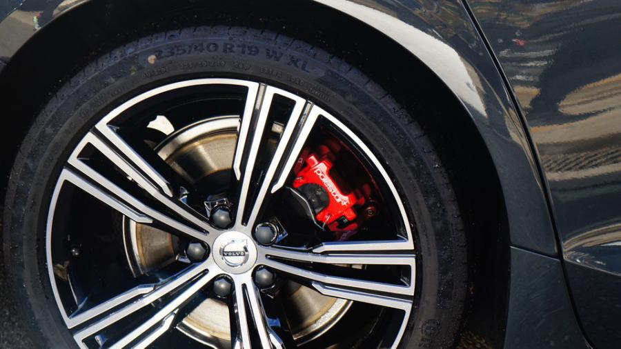 キャリパー塗装施工事例：ボルボV90　キャリパー塗装　COLOR:#001 Italian losso solid IMG30_1920_dvIkSN_sub6.jpg