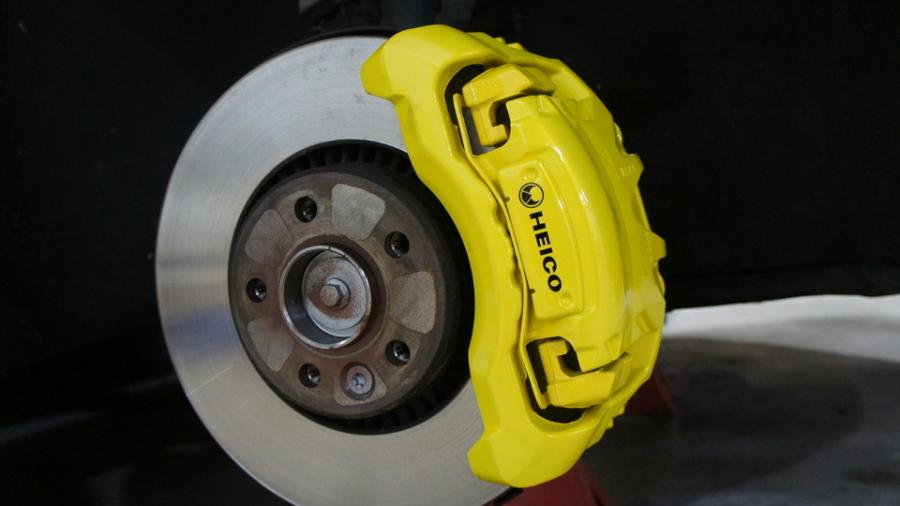 キャリパー塗装施工事例：ボルボV70　キャリパー塗装COLOR:#020 hawaiian passion yellow IMG30_2090_hjnLdu_sub1.jpg