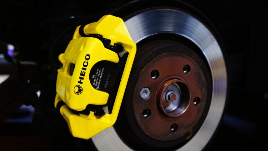 キャリパー塗装施工事例：ボルボV70　キャリパー塗装COLOR:#020 hawaiian passion yellow IMG30_2090_hjnLdu_sub2.jpg