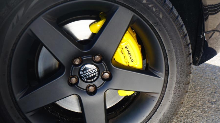 キャリパー塗装施工事例：ボルボV70　キャリパー塗装COLOR:#020 hawaiian passion yellow IMG30_2090_hjnLdu_sub3.jpg