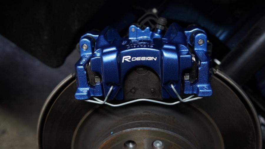 キャリパー塗装施工事例：ボルボS60　キャリパー塗装COLOR:オリジナルブルー調色カラー IMG30_2294_rVRztQ_sub2.jpg