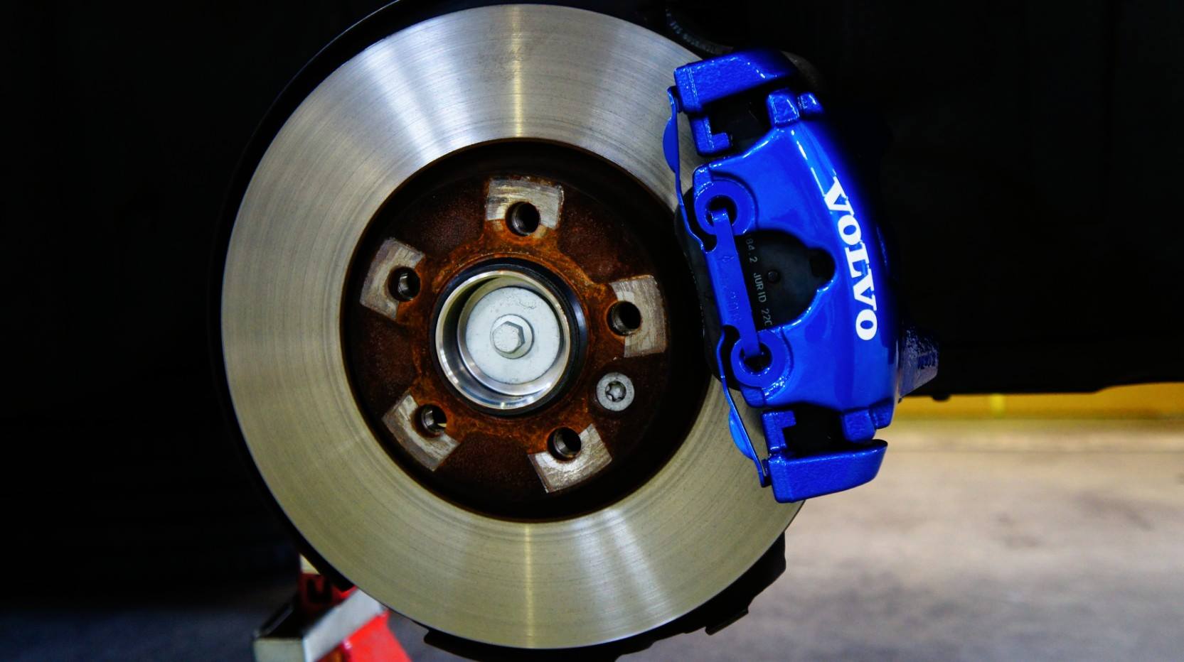 キャリパー塗装施工事例：VOLVO V60 T4キャリパー塗装COLOR：#061 royal sky blue IMG30_867_EtzoQv_sub1.jpg