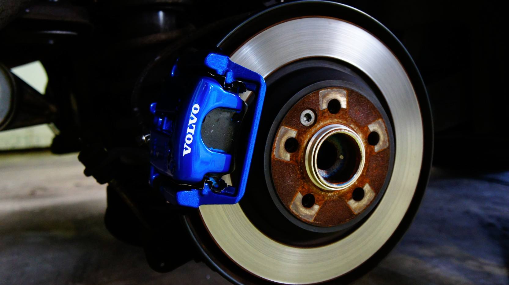 キャリパー塗装施工事例：VOLVO V60 T4キャリパー塗装COLOR：#061 royal sky blue IMG30_867_EtzoQv_sub2.jpg