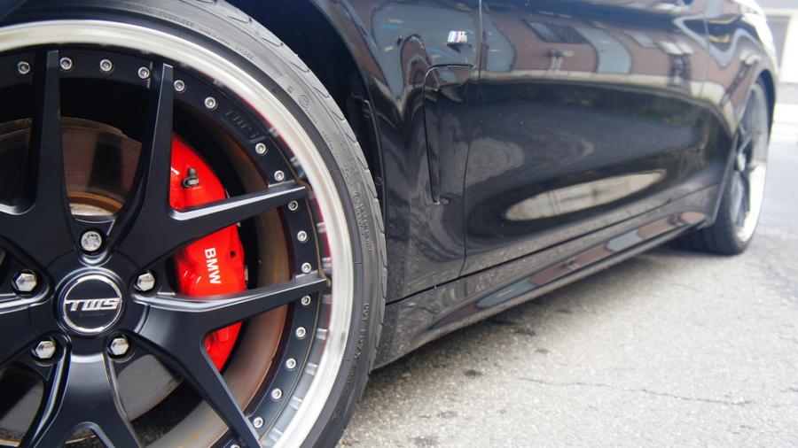 キャリパー塗装施工事例：BMW435i キャリパー塗装　COLOR：#001 Italian losso solid IMG35_1453_DbYj9C_sub6.jpg