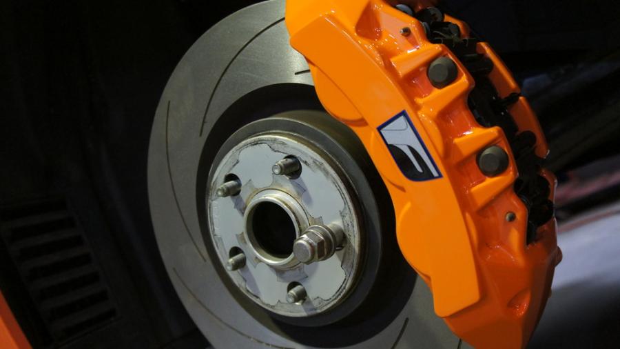 キャリパー塗装施工事例：レクサスRC-F　キャリパー塗装　COLOR:#1110 Valencia premium orange IMG35_1556_UjG9XL_sub1.jpg