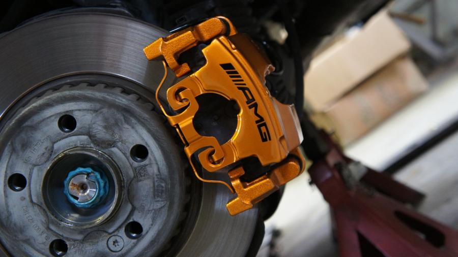 キャリパー塗装施工事例：ベンツCクラス　キャリパー塗装　COLOR:#030 Royal art pearl orange gold IMG35_1763_8psrFc_sub2.jpg