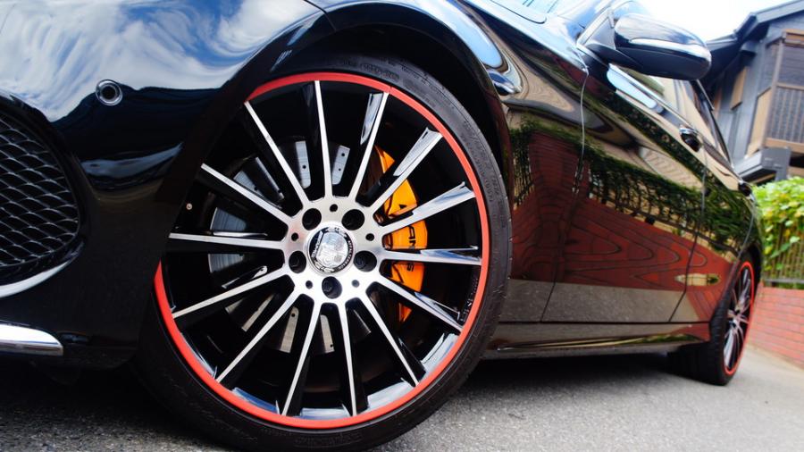 キャリパー塗装施工事例：ベンツCクラス　キャリパー塗装　COLOR:#030 Royal art pearl orange gold IMG35_1763_8psrFc_sub4.jpg