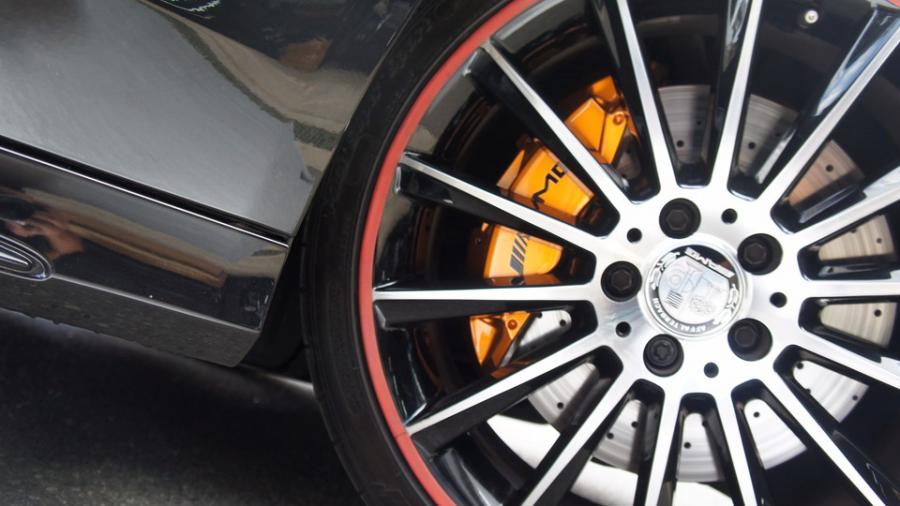 キャリパー塗装施工事例：ベンツCクラス　キャリパー塗装　COLOR:#030 Royal art pearl orange gold IMG35_1763_8psrFc_sub6.jpg