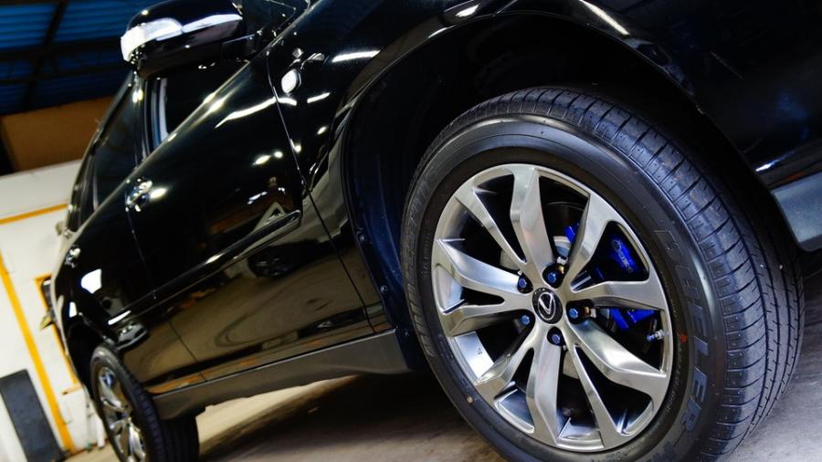 キャリパー塗装施工事例：レクサスRX330　キャリパー塗装　COLOR:#067 deep marine flake blue IMG35_2205_im9lbB_sub5.jpg