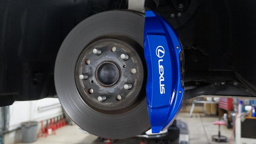 キャリパー塗装施工事例：レクサスLS450　キャリパー塗装COLOR:#1115 Deep marine blue IMG35_2351_c2j86L_sub1.jpg