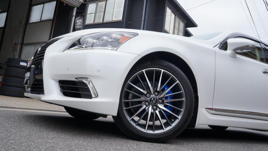 キャリパー塗装施工事例：レクサスLS450　キャリパー塗装COLOR:#1115 Deep marine blue IMG35_2351_c2j86L_sub5.jpg